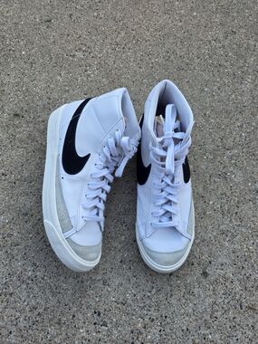 Nike Blazer Mid '77 Vintage Sneaker Men Size 11